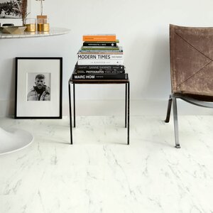 Quick-Step - Alpha Oro - AVSTU40136 Wit Carrara-marmer (Klik PVC) - afbeelding 2